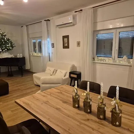 Apartman La Marela *